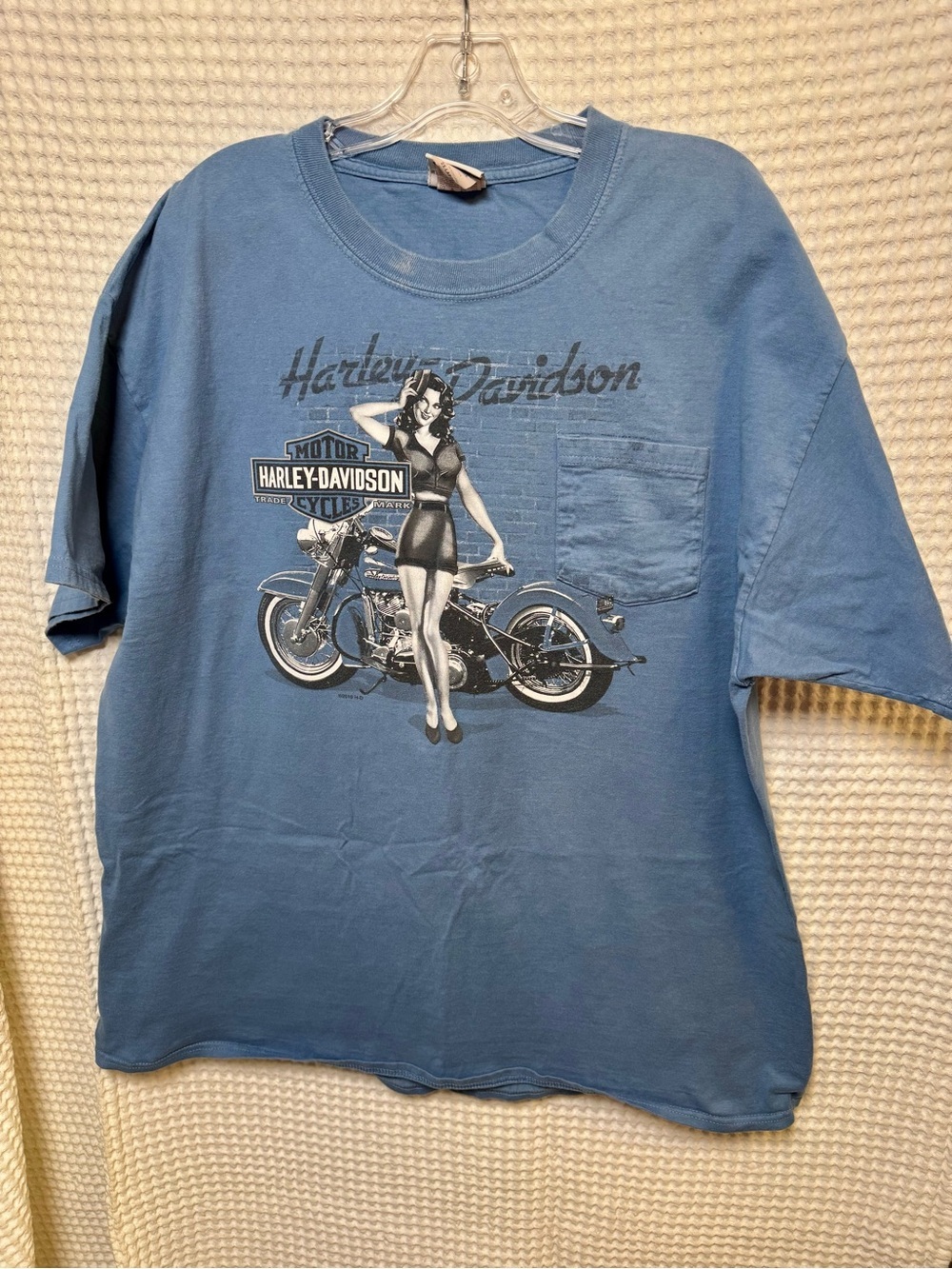Vintage Harley-Davidson Retro Pin-Up Graphic Tee, Blue Size 2X.